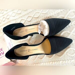 New! Chinese Laundry Black Pointed 4 inch Heels Crochet Fabric Front women’s 9.5